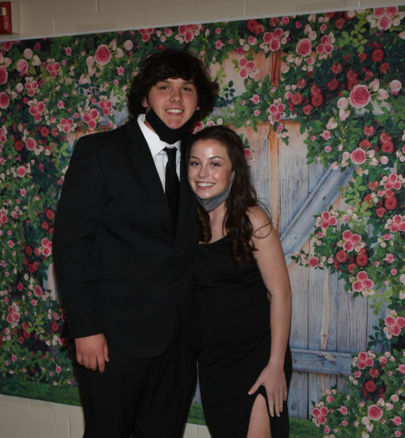 Isaiah Wightman and Madi Potts attending Prom in spring of 2021 at TWHS.